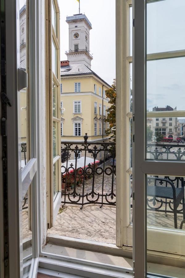 In Town Hostel Liov Exterior foto